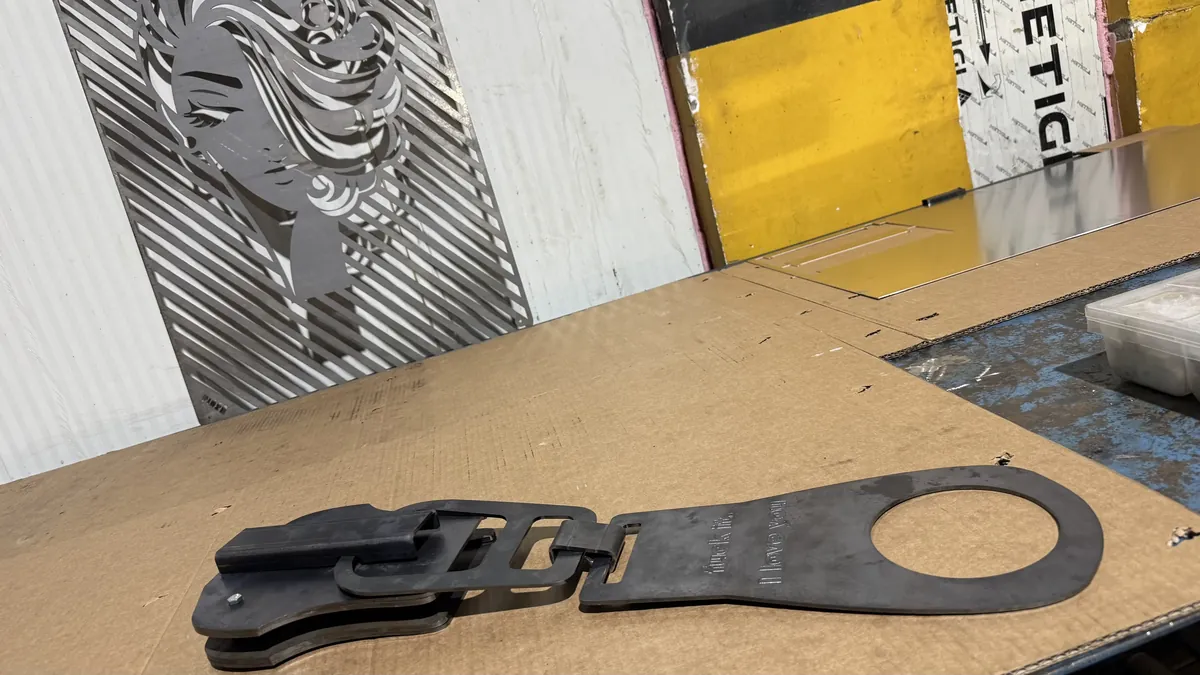 Structură metalică construcție — elemente tăiate laser CNC, suporți și profile oțel