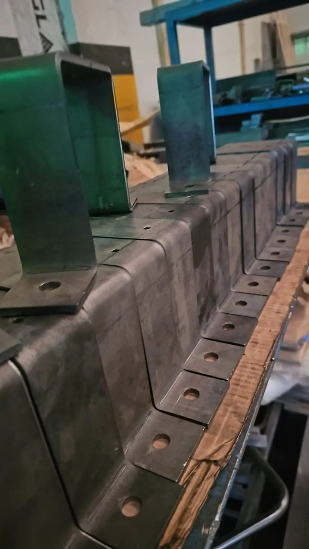 Serie suporți U din oțel executați prin debitare laser și îndoire abkant CNC — producție repetabilă Iași